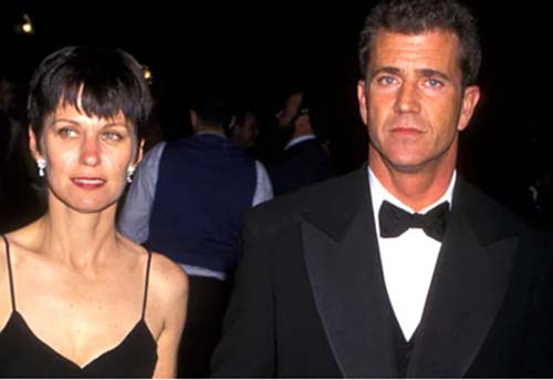 7 ocuuna ramen 31 yllk evliliini bitirme karar alan Mel Gibson, boanma ve nafaka konusunda eine servet dedi. Gibson 7 ocuu ve eski ei Robyn Denise Moore'ye boanrken 425 milyon dolar verdi.