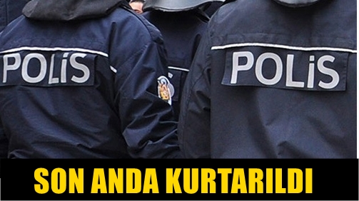 YAŞLI KADIN, KENDİSİNE ENGEL OLMAK İSTEYEN GERÇEK POLİSLERE İNANMADI! SAHTESİNE 10 BİN TL YATIRDI!..